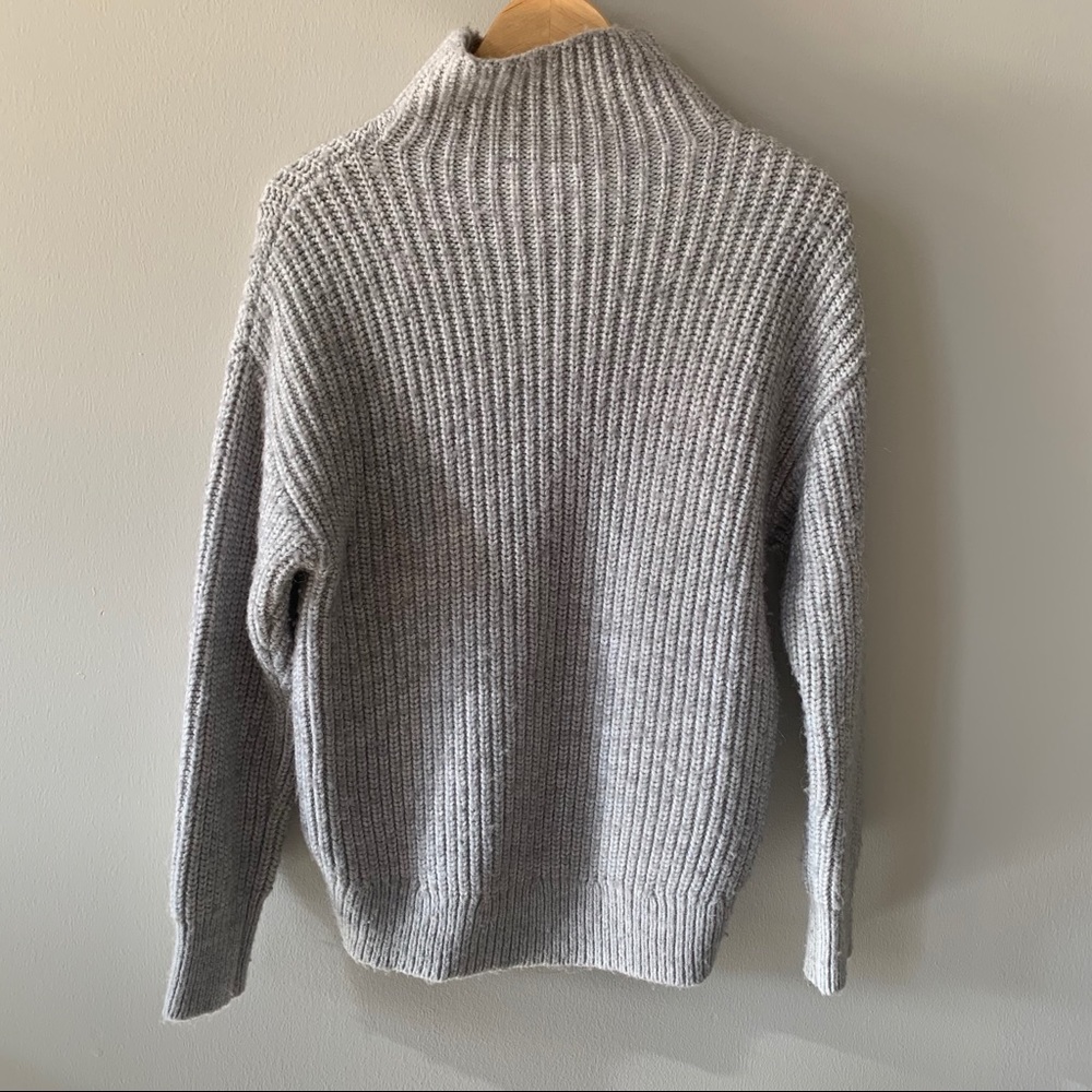 GAP Sweater - Small